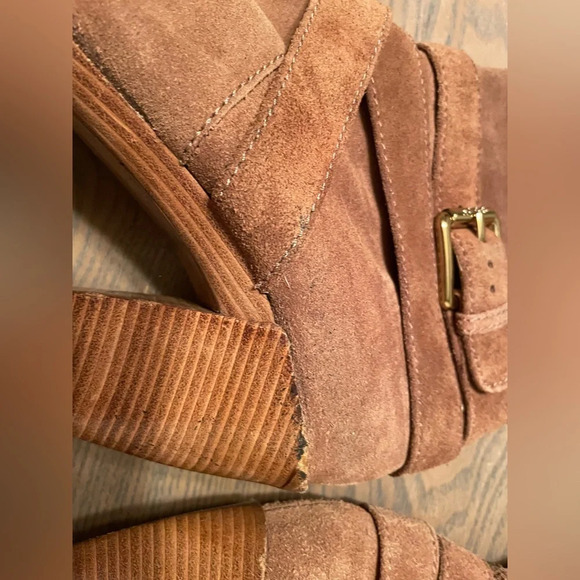 Michael Kors Tall Above The Knee Tan Suede Heeled Boots Gold Buckle Size 8 - Picture 2 of 10